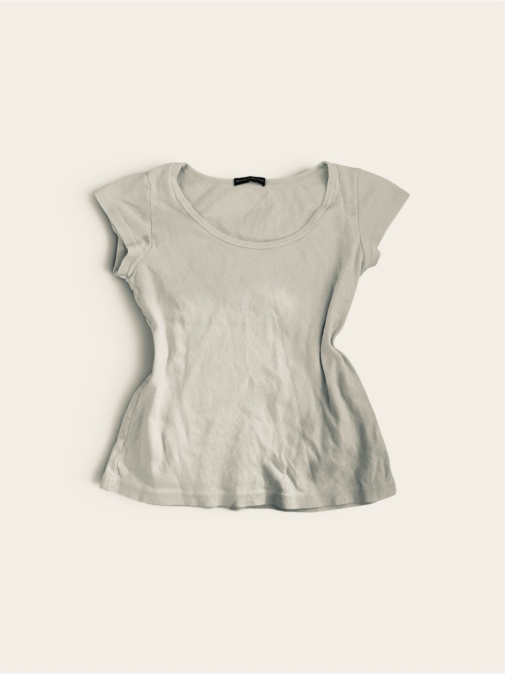 Brandy Melville Women’s Scoop Neck Short Sleeve Top in Cream